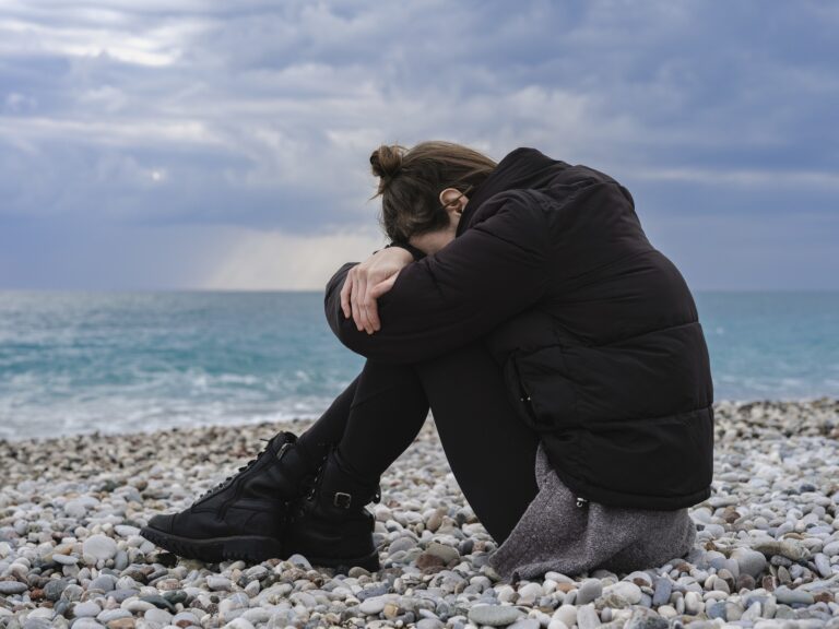 Depressed Woman by Engin_Akyurt from Pixabay
